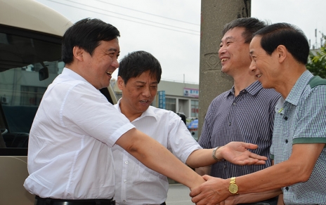 2012年8月,嘉興市委書記、人大主任李衛(wèi)寧一行蒞臨公司視察指導(dǎo)