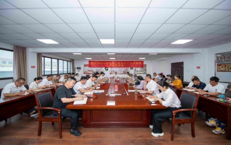 以學(xué)促行、以行促干、正風(fēng)肅紀(jì)，勤廉并重干事業(yè)！